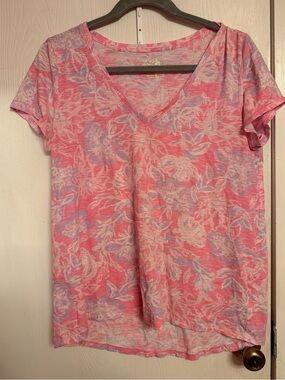 Lilly Pulitzer Pink & Lavender Floral V-Neck Short Sleeve Tee